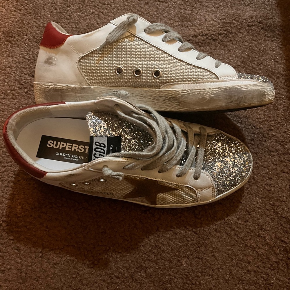Sneakers tennis shoes